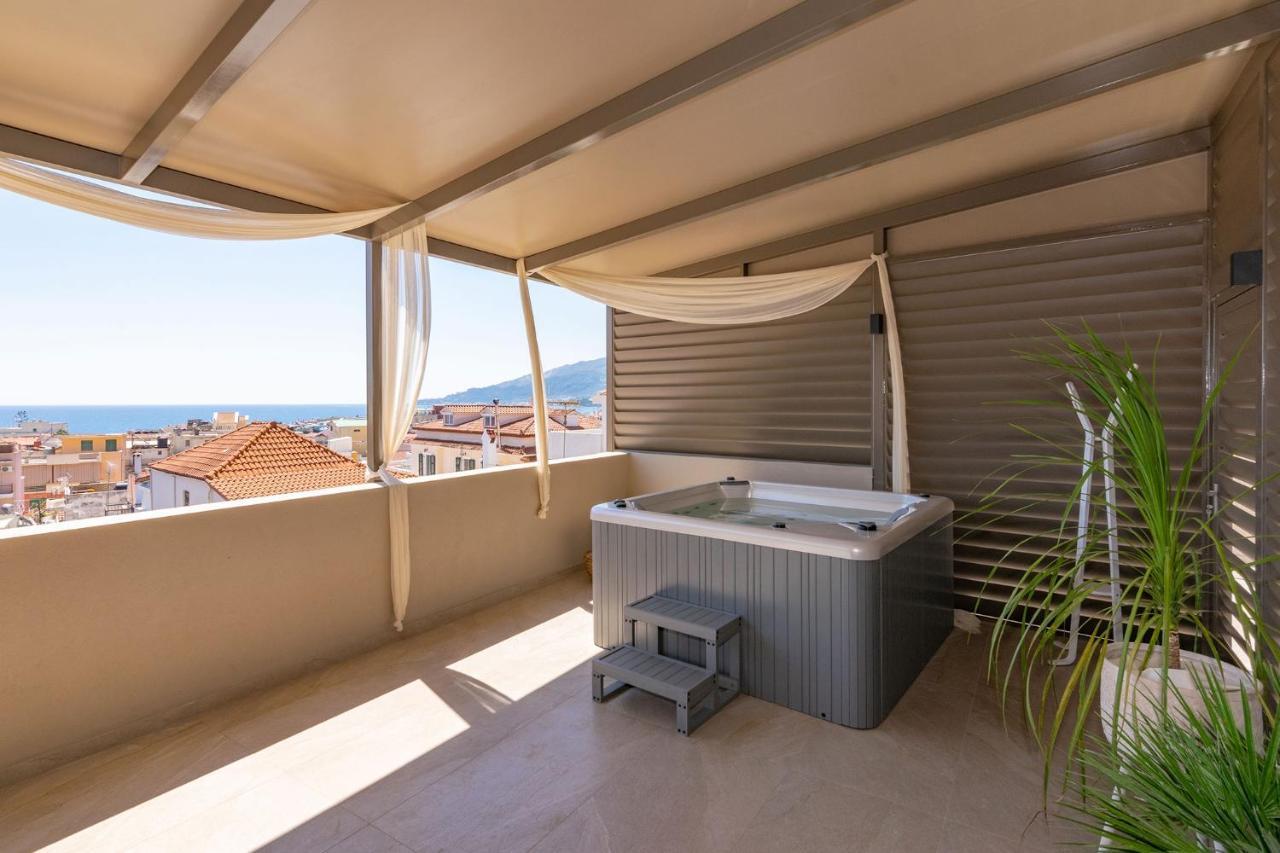Vedi Town Luxury Apartment Kota Zakynthos Bagian luar foto