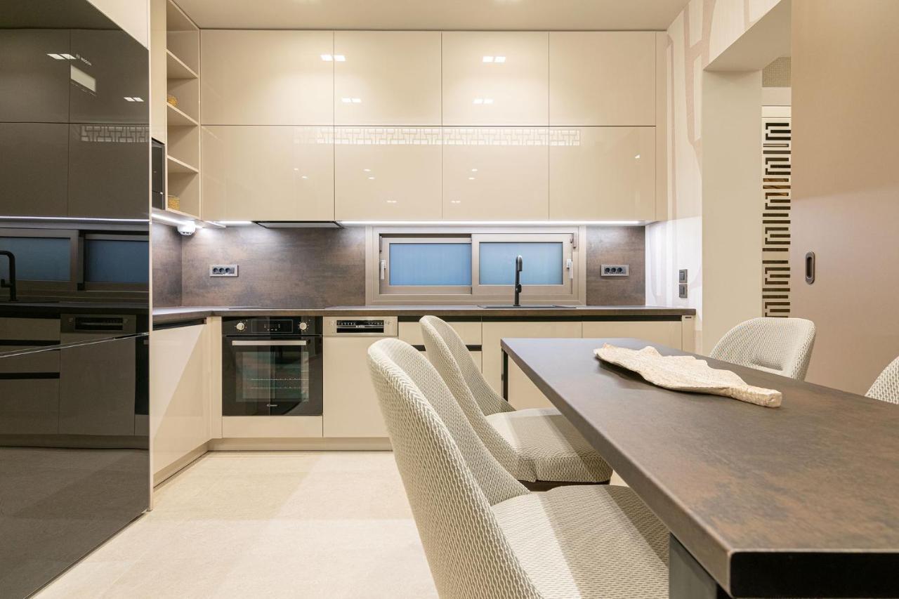 Vedi Town Luxury Apartment Kota Zakynthos Bagian luar foto