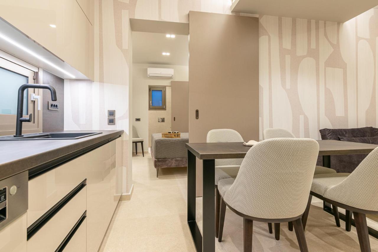 Vedi Town Luxury Apartment Kota Zakynthos Bagian luar foto