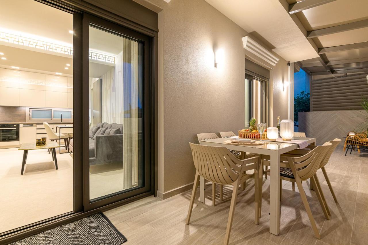 Vedi Town Luxury Apartment Kota Zakynthos Bagian luar foto