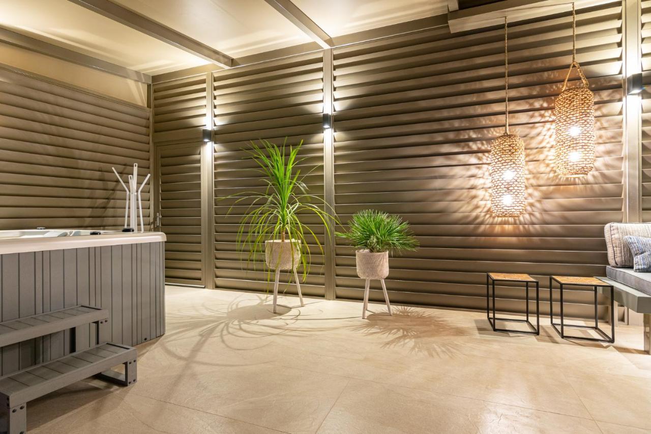 Vedi Town Luxury Apartment Kota Zakynthos Bagian luar foto
