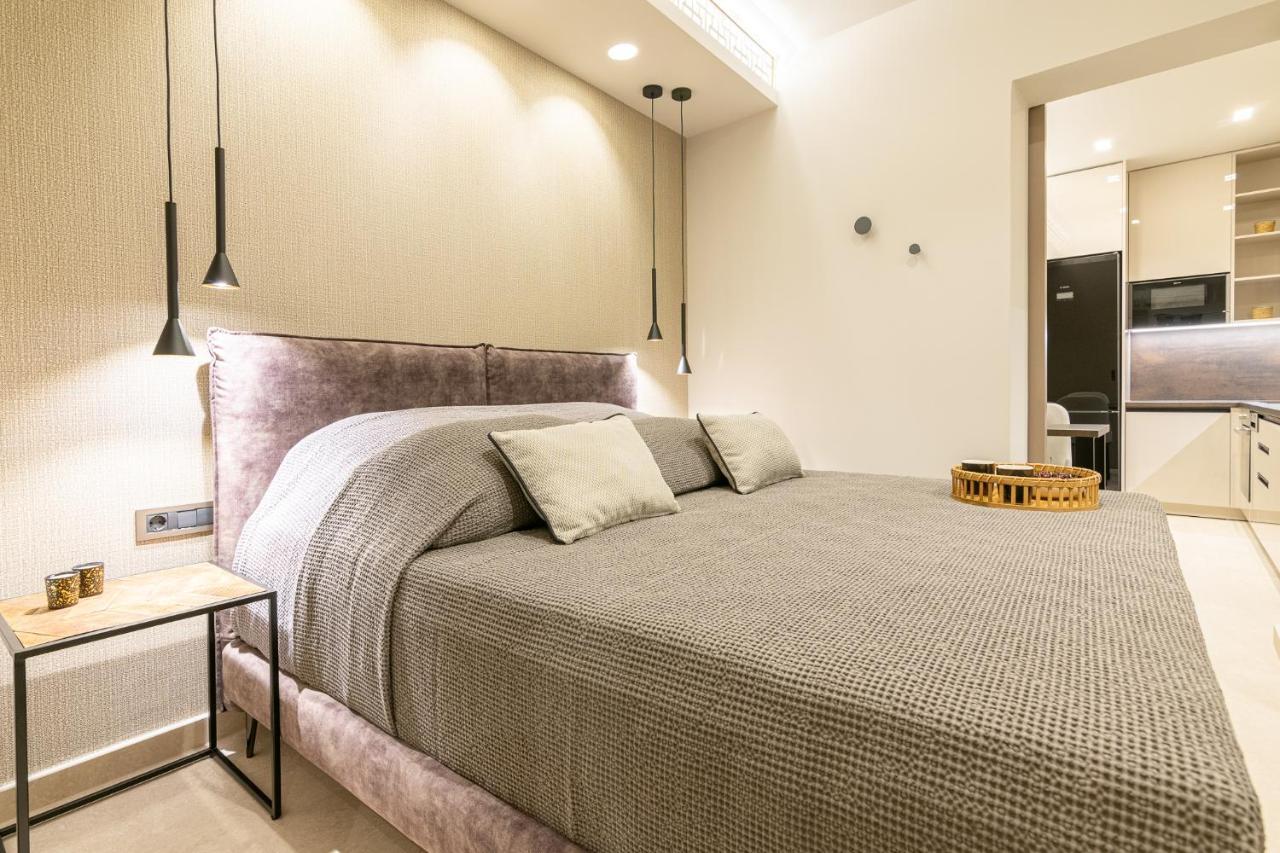 Vedi Town Luxury Apartment Kota Zakynthos Bagian luar foto