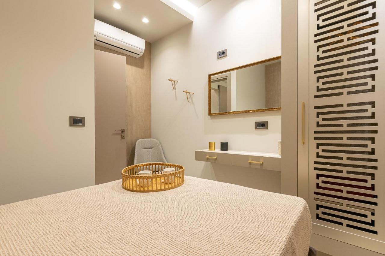 Vedi Town Luxury Apartment Kota Zakynthos Bagian luar foto